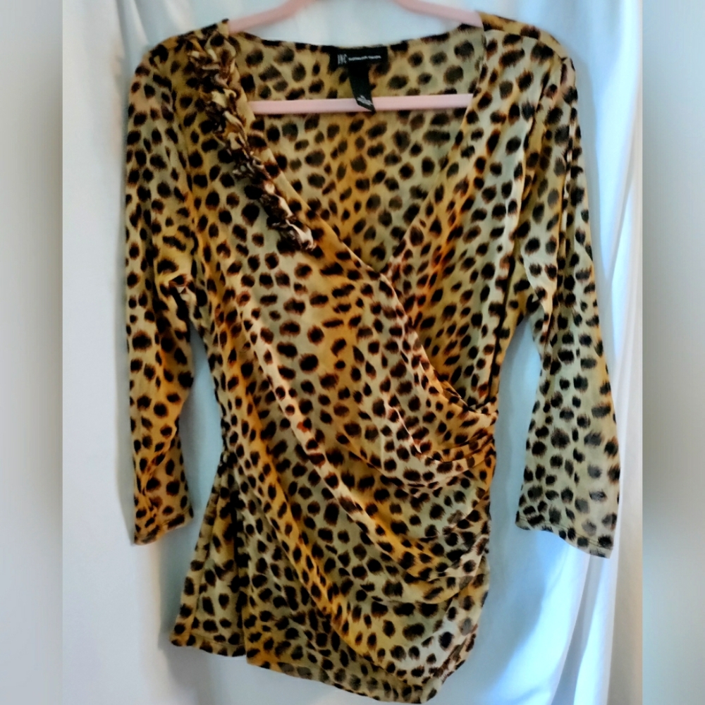 Inc. Macy's Animal Print Ruching Top. Size XL Pre-owned Excellent Condition.